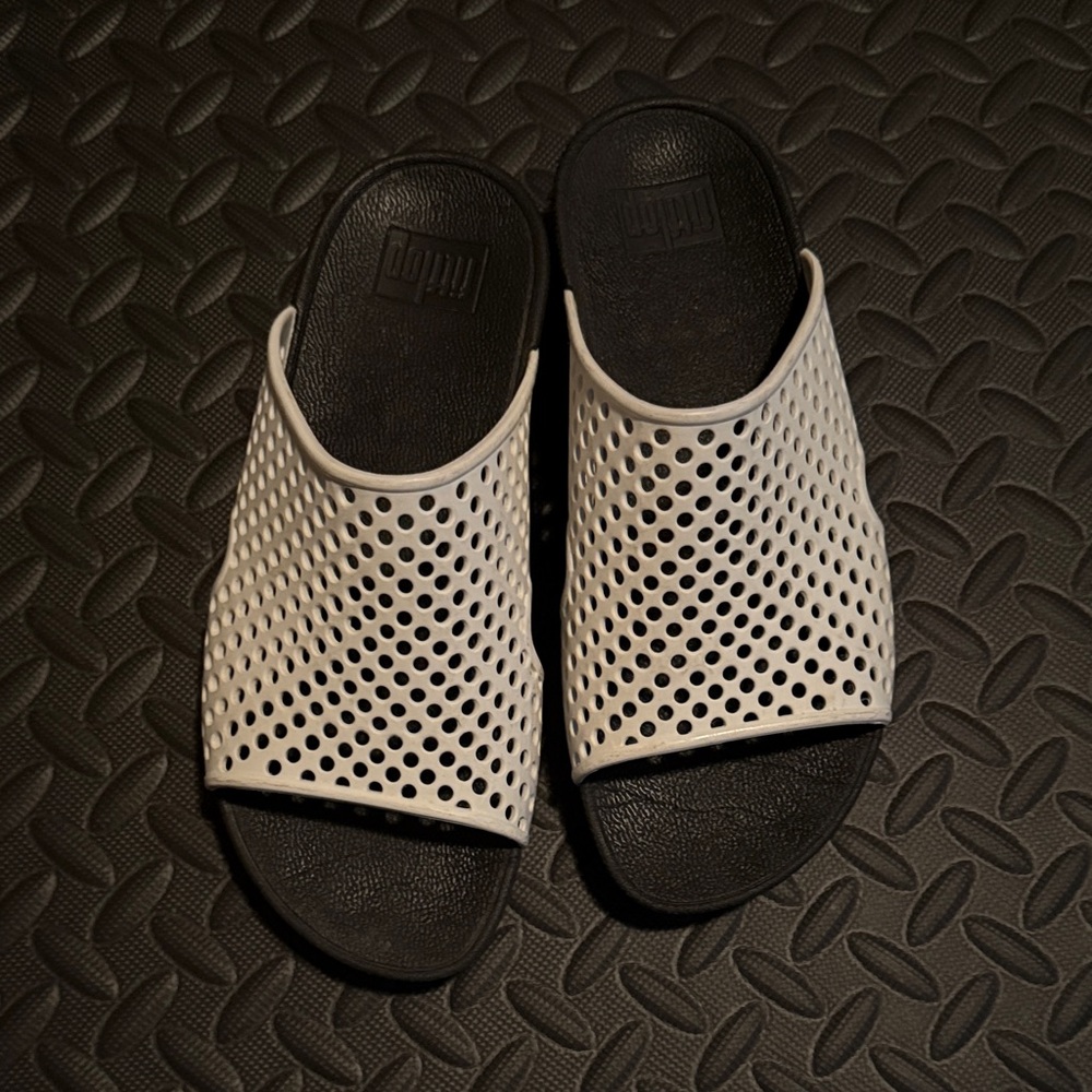Fitflop Black and Cream Slide Sandals